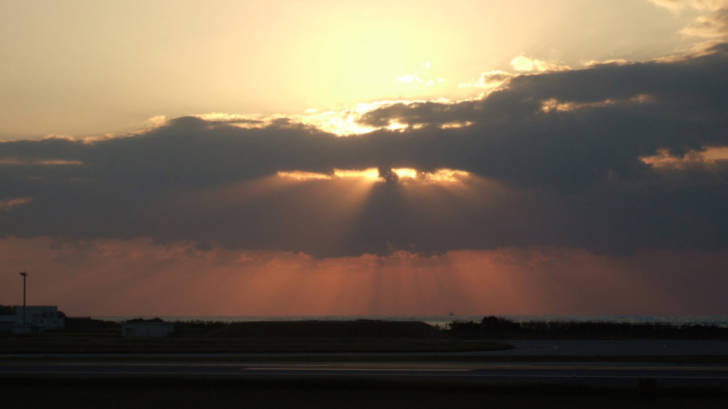 那覇空港の夕陽
